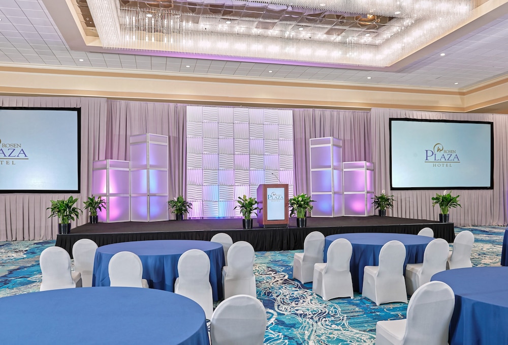 Rosen Plaza Hotel 62/68
