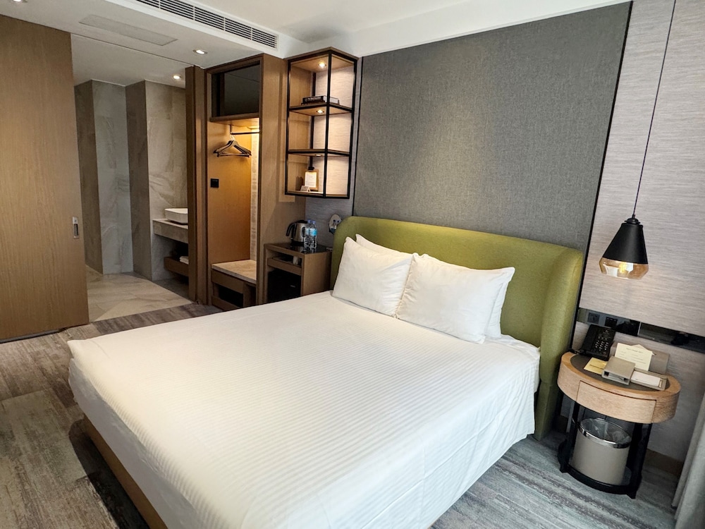 HARBOUR 10 HOTEL 13/69