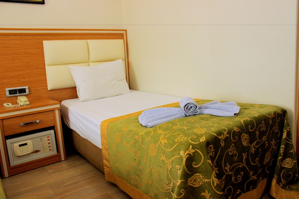 Hotel Buyuk Paris 22/50