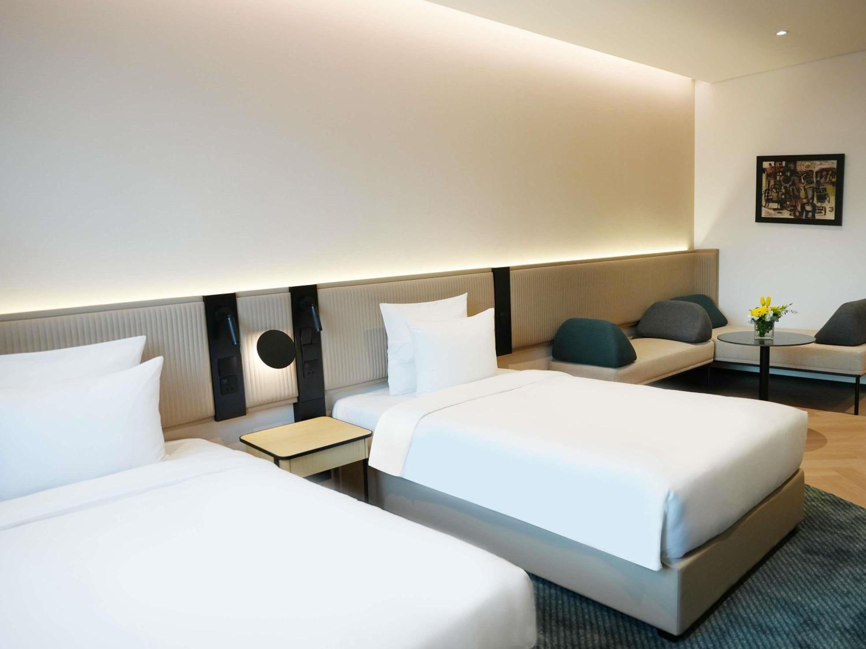 Junior Suite, King Bed, Queen Bed