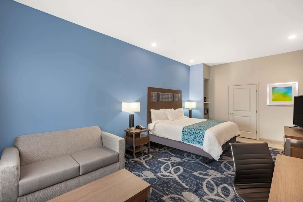 Baymont by Wyndham Houston Hobby Airport 17/33