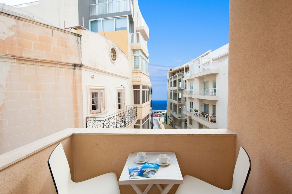 Alborada Aparthotel 35/44