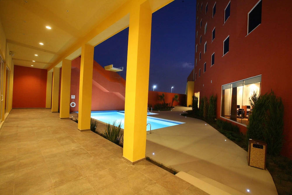 CROWNE PLAZA MONTERREY AEROPUERTO 20/75