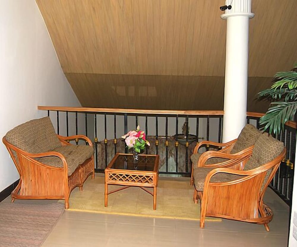 Acacia Lodge, North Legon(Haatso) 15/29
