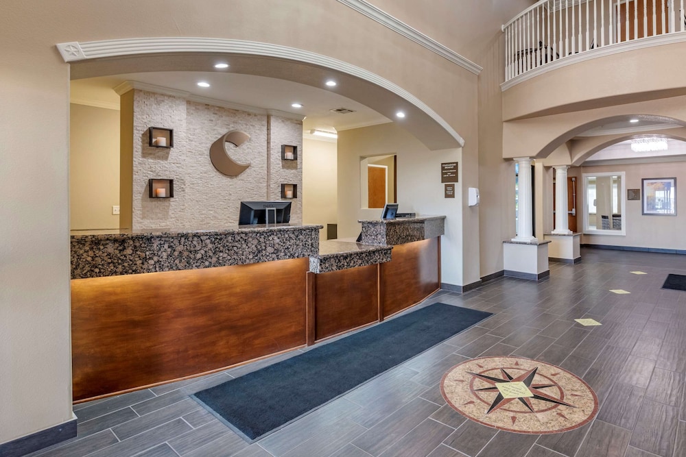 Comfort Inn & Suites Lubbock West 8/34