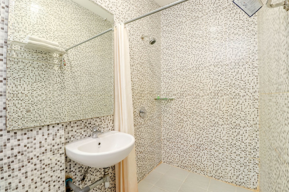 Blitz Hotel Batam Near Sultan Mahmud Ri'ayat Shah 29/31