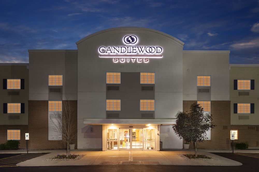 CANDLEWOOD SUITES AURORA- NAPERVILLE 1/51