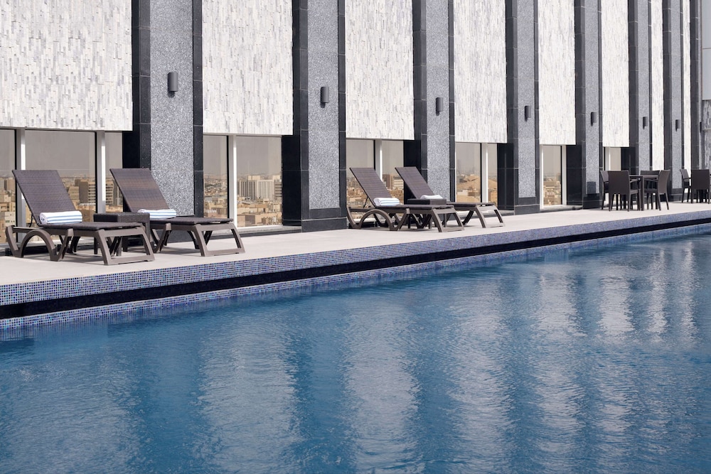 كراون بلازا الرياض منهال(Radisson Blu Hotel and Convention Center, Riyadh Minhal) 61/67
