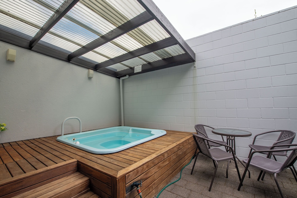 Wylie Court 48/64