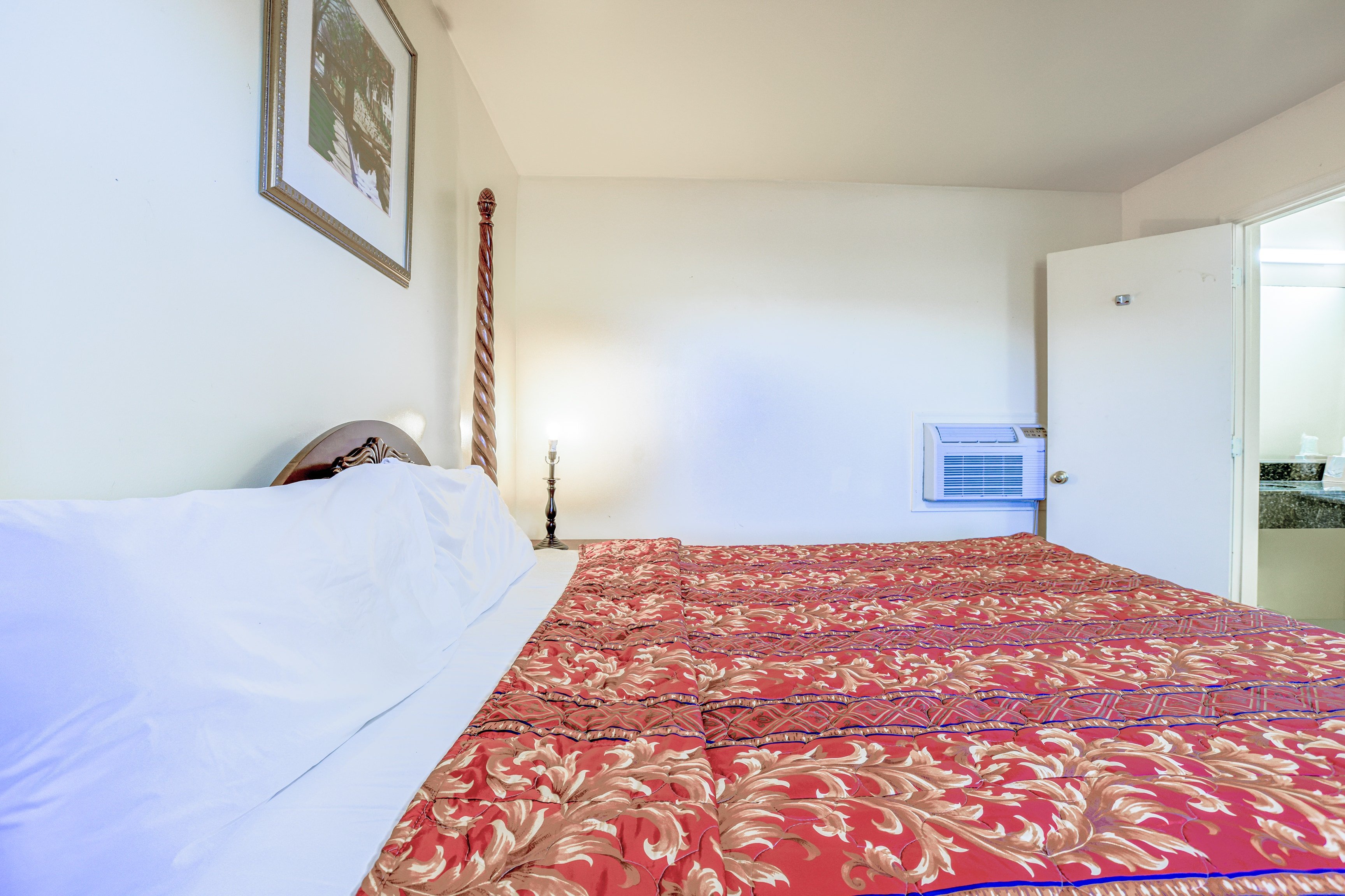 Whispering Pines by Hotel O Whitestone VA 8/50