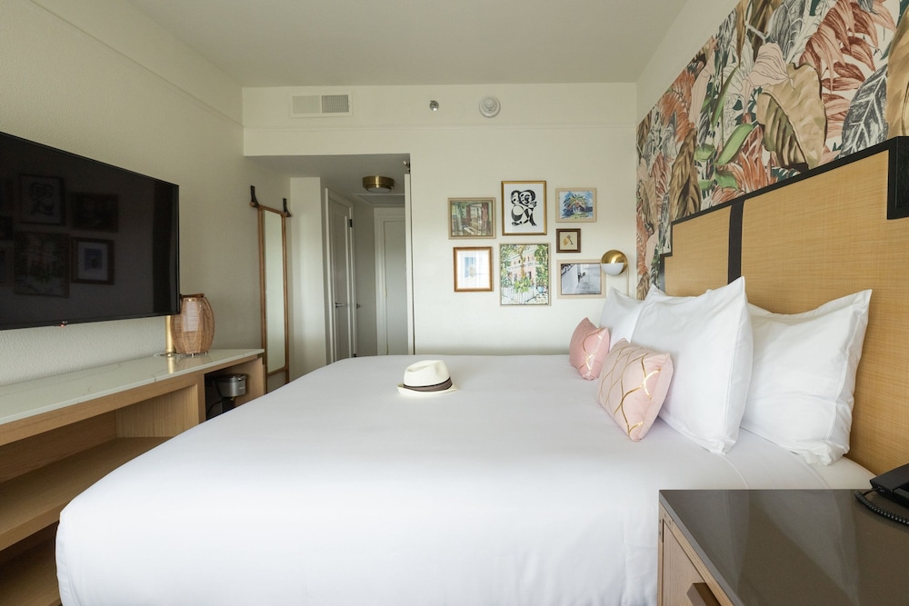 Standard, King Bed