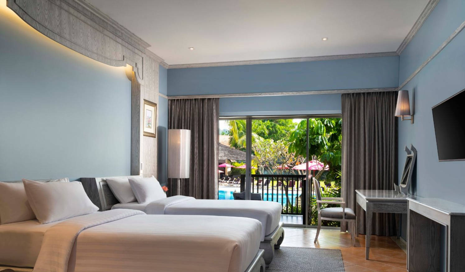 Deluxe, Double or Twin Bed, Pool View