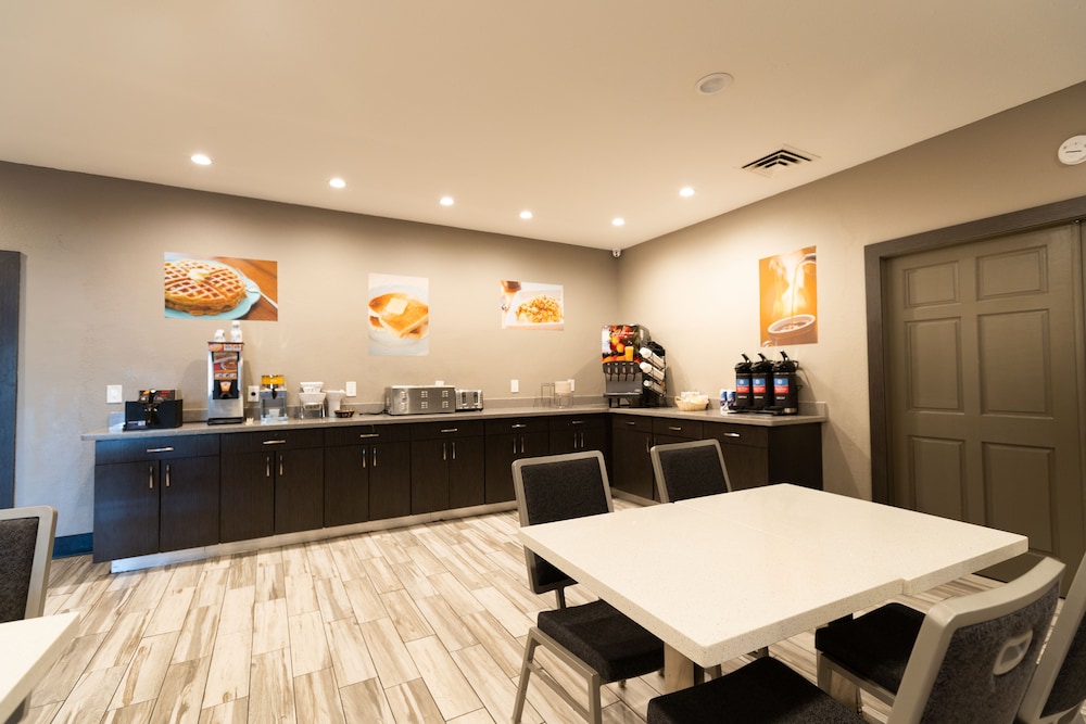 Surestay Plus Hotel By Best Western Point Richmond 9/37