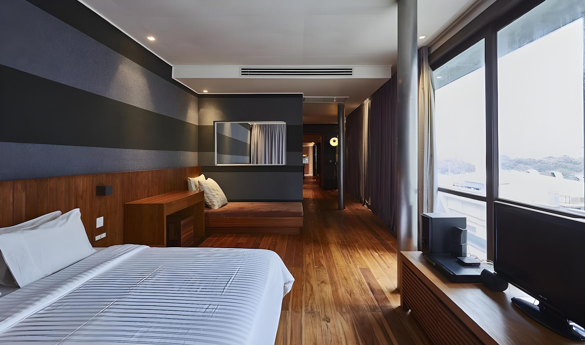 2 Bedrooms, Suite, Balcony, Xl