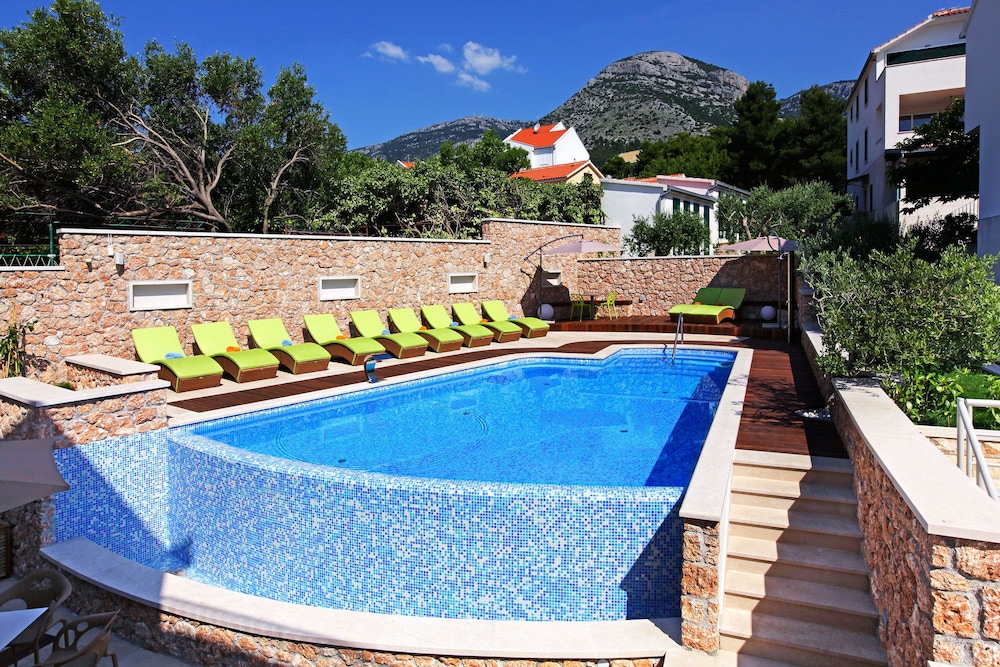 Boutique Hotel Bol 45/50