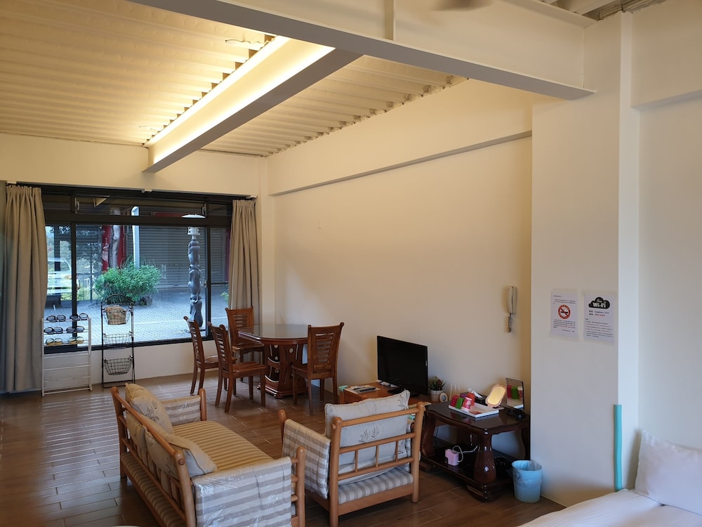 Sanyi Happiness B&B 38/70