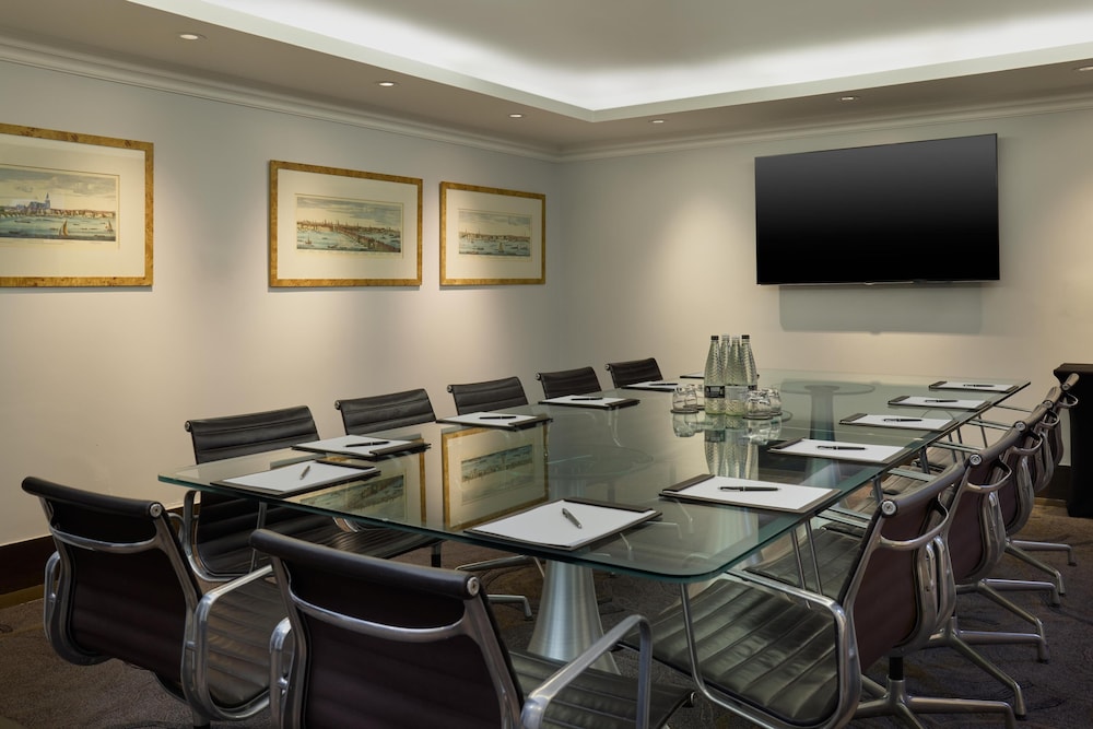 Radisson Blu Hotel London South Kensington 66/76