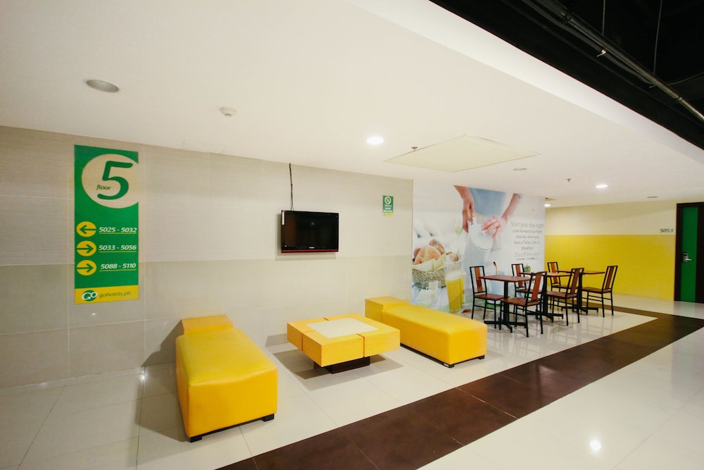 Go Hotels Mandaluyong 6/40
