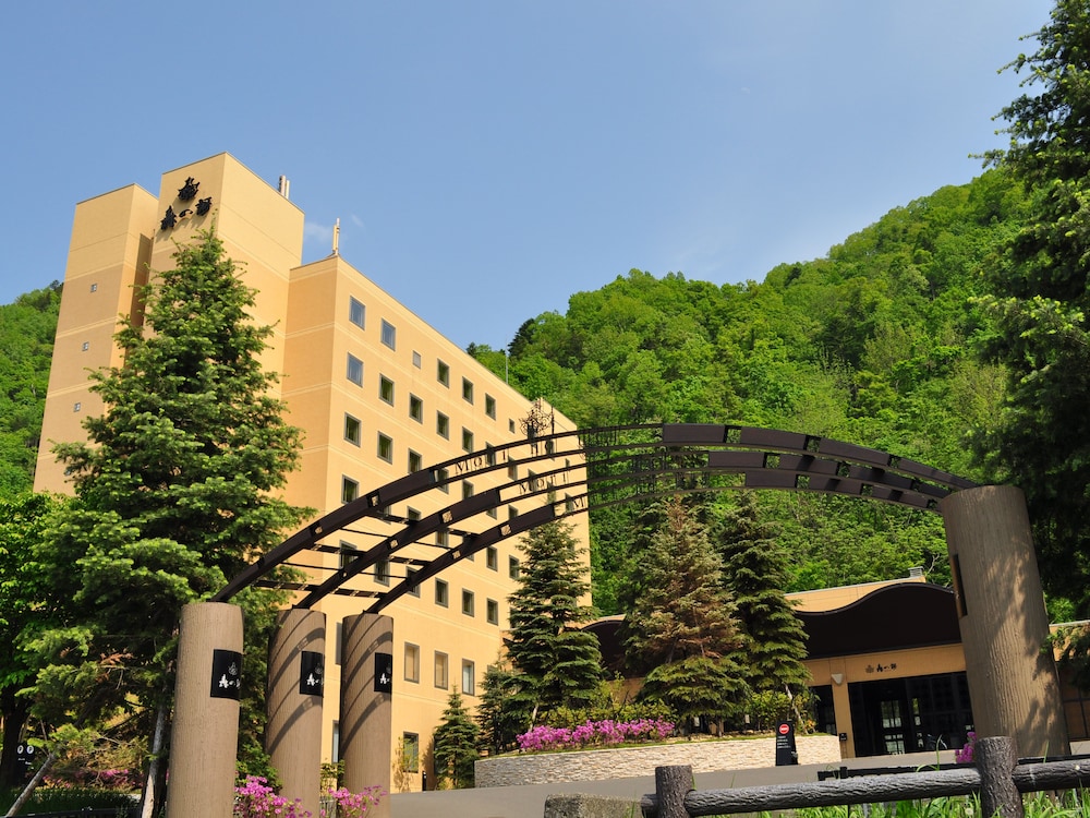 Jozankei Tsuruga Resort Spa MORI no UTA in SAPPORO