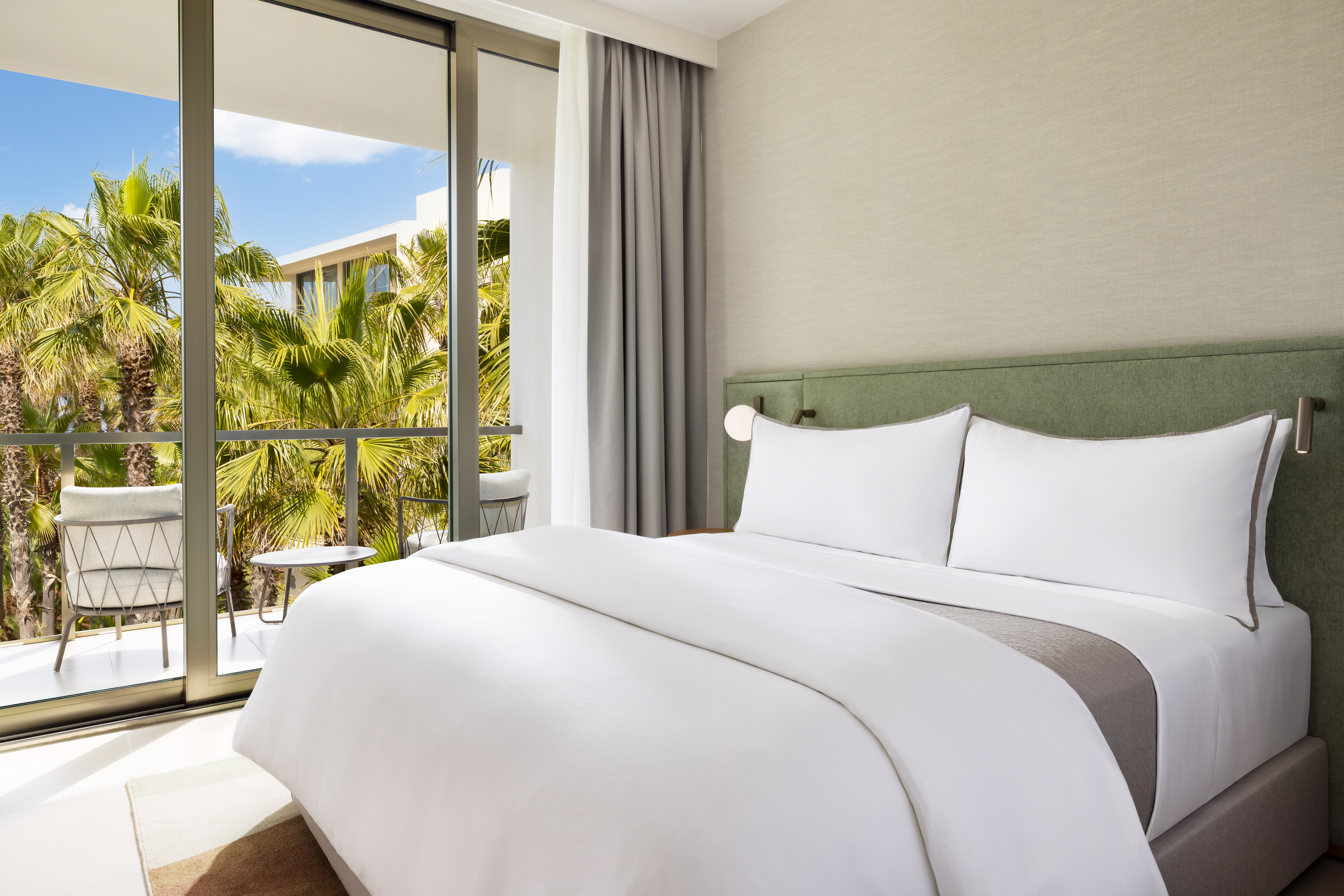 Deluxe King Sea View