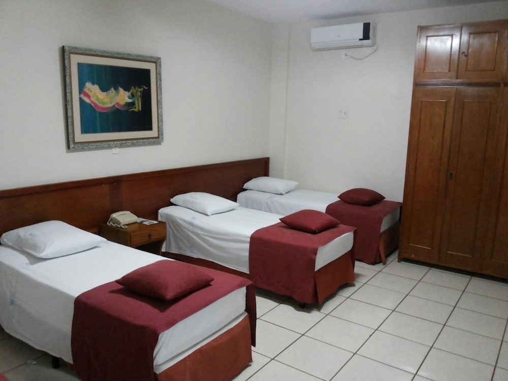 Internacional Hotel 9/35