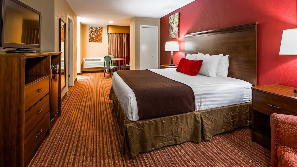 SureStay Plus by Best Western San Antonio Fiesta Inn 14/38