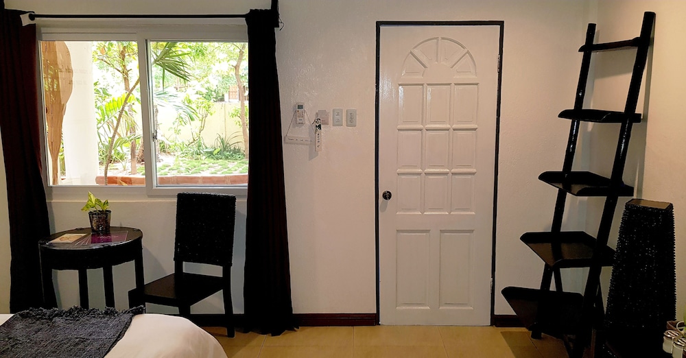 Ocean Vida Beach And Dive Resort 14/65