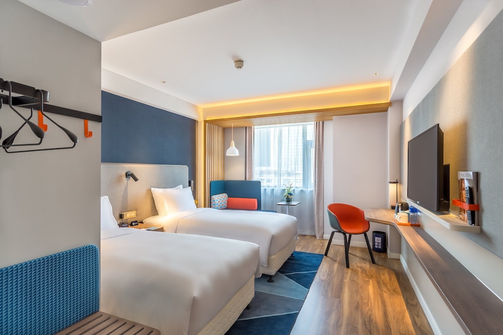 Holiday Inn Express XiAn Ancient Town West 30/57