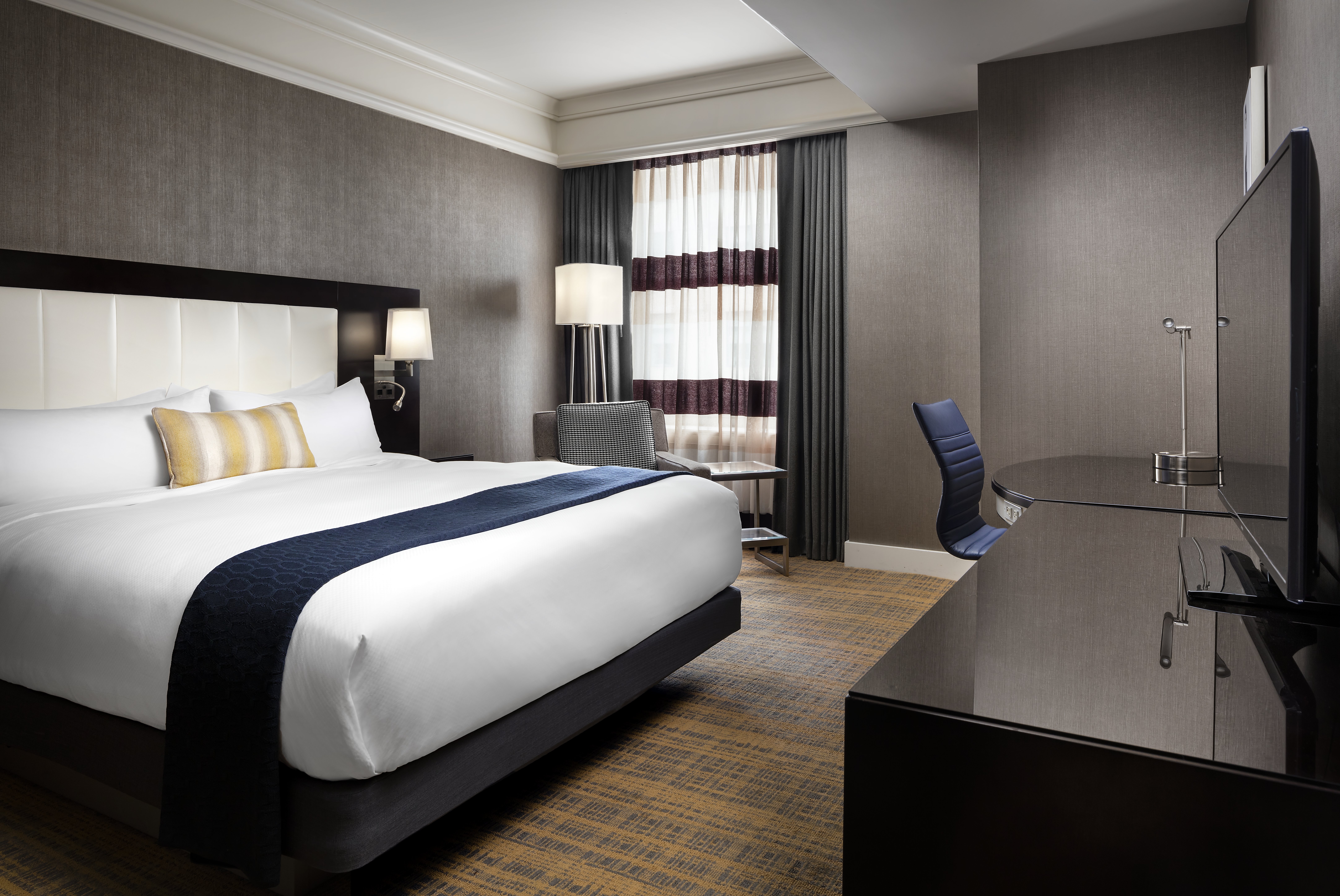Hotel AKA Back Bay (ex. Loews Boston Hotel) 10/58