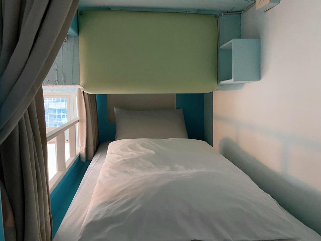 Female Dorm, Female Only, 8 Beds