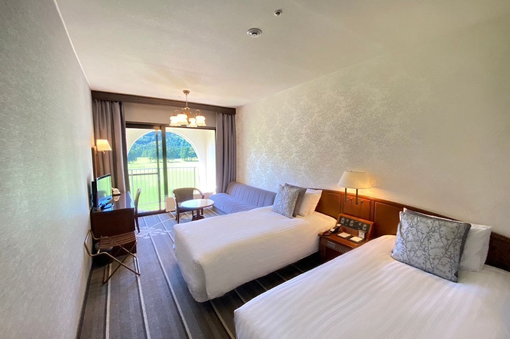 Superior, Twin Beds, Murphy Bed