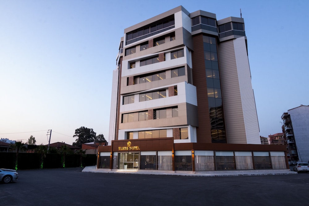 Majura Hotel 48/50