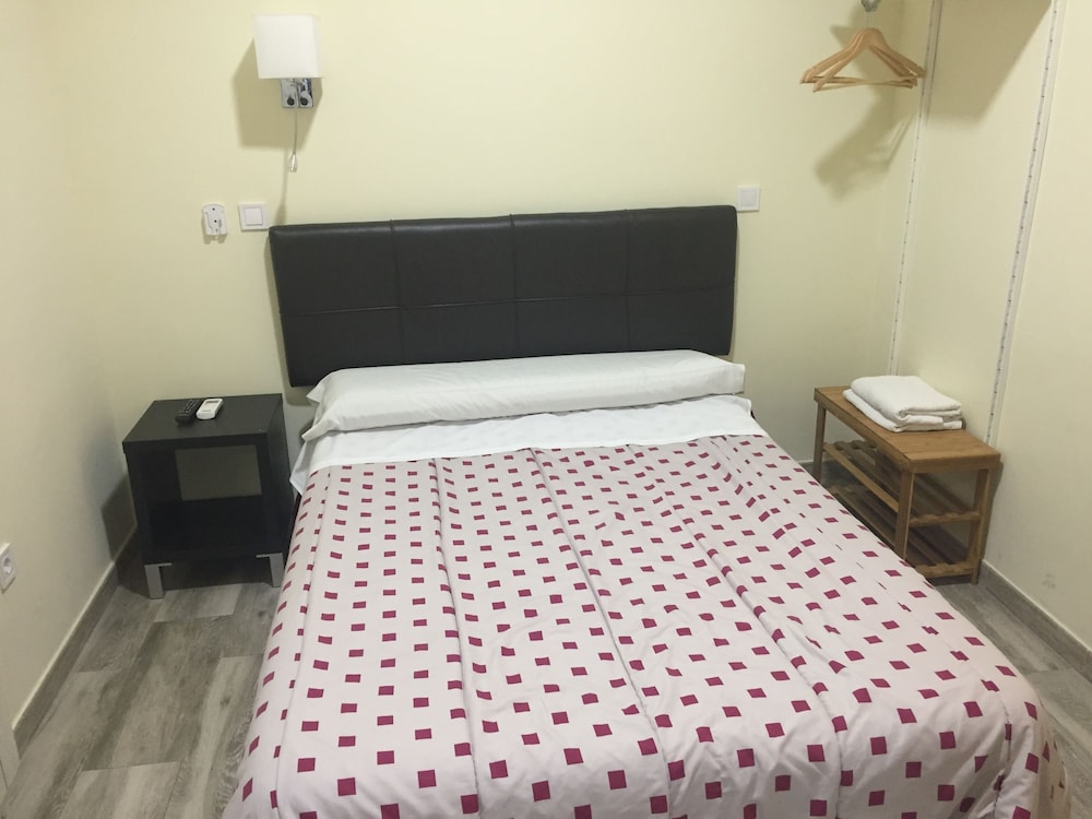 JQC Rooms 7/33