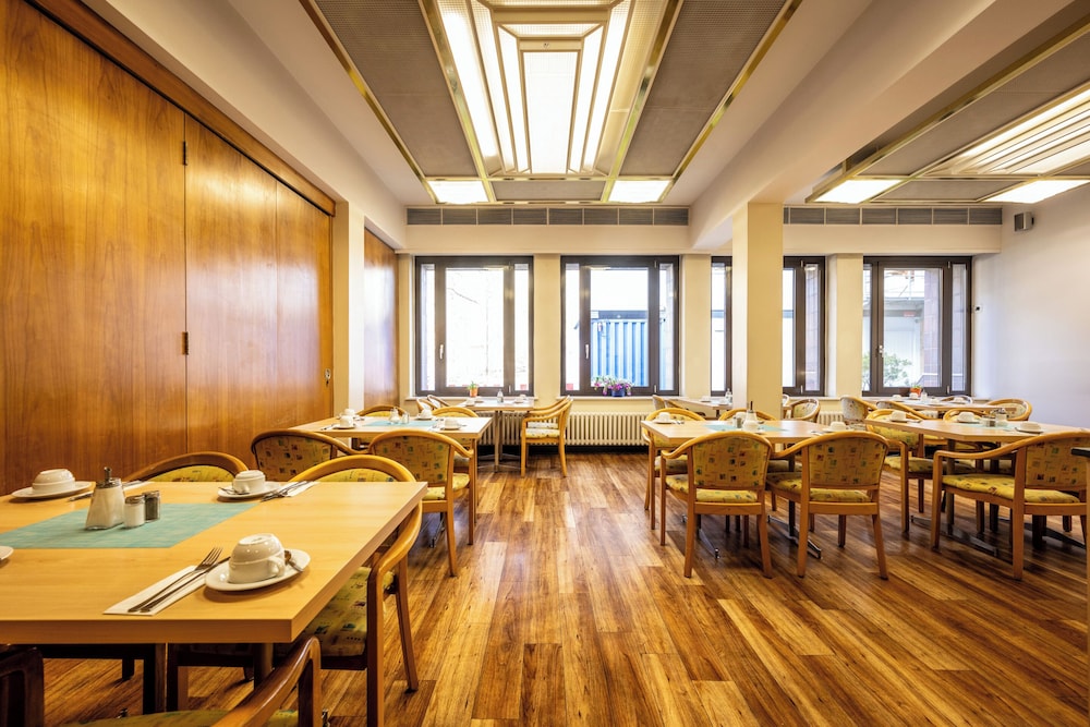 Hotel Grunewald 33/50
