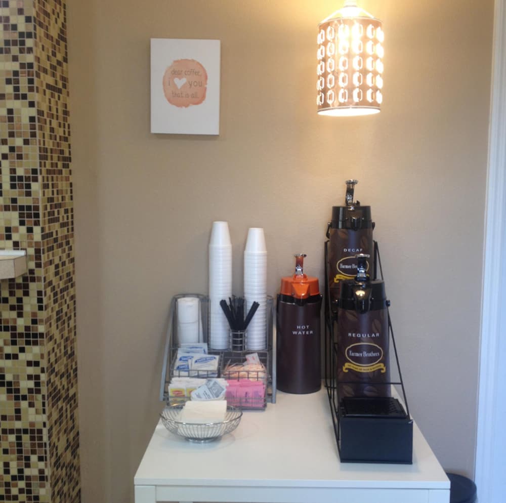 Super 8 by Wyndham Columbus Airport 11/16