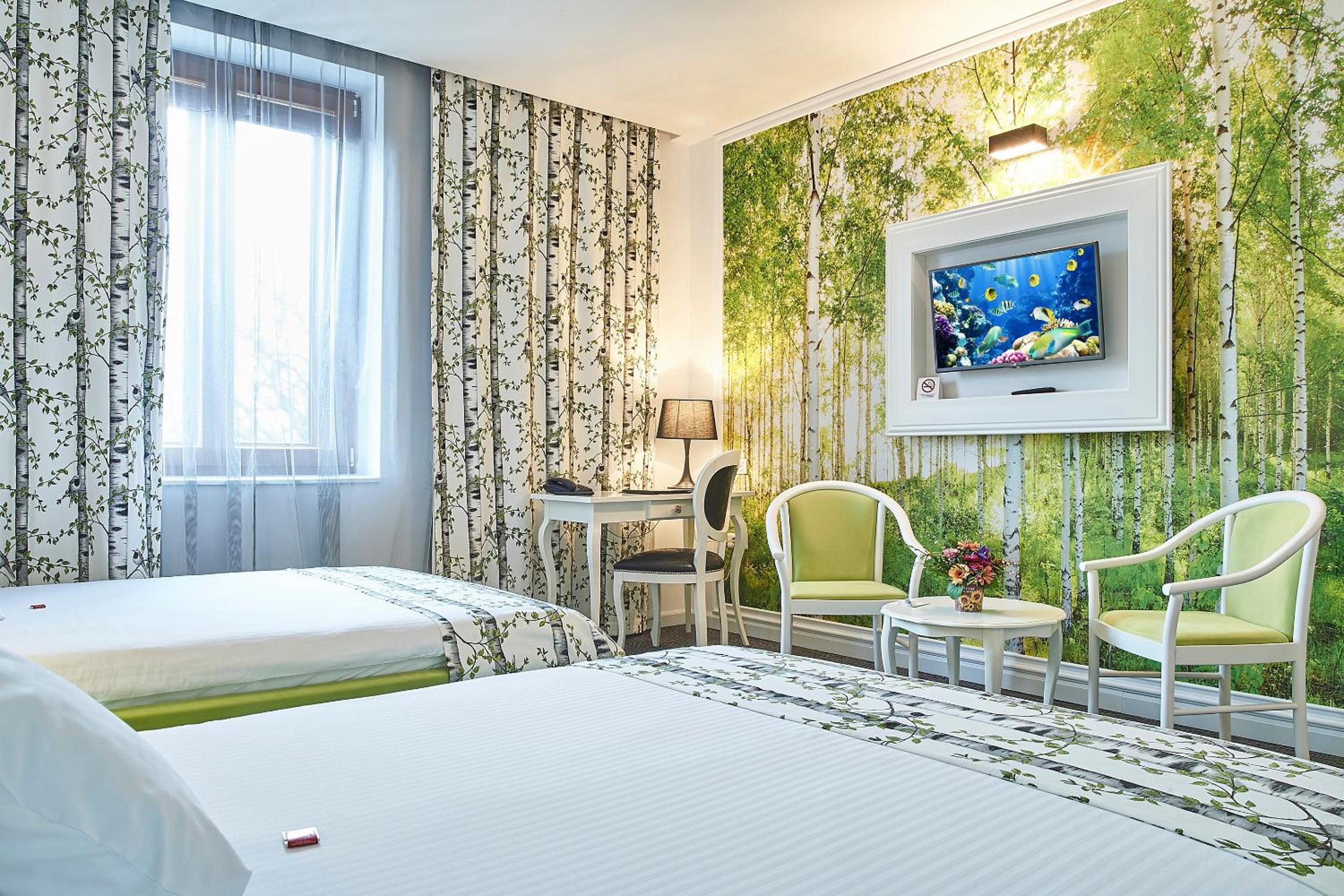 Plus, Deluxe, Family, 2 Double Beds
