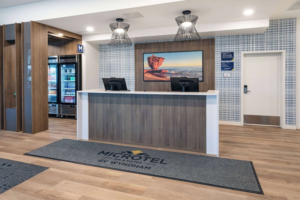 Microtel Inn and Suites by Wyndham Summerside 4/39
