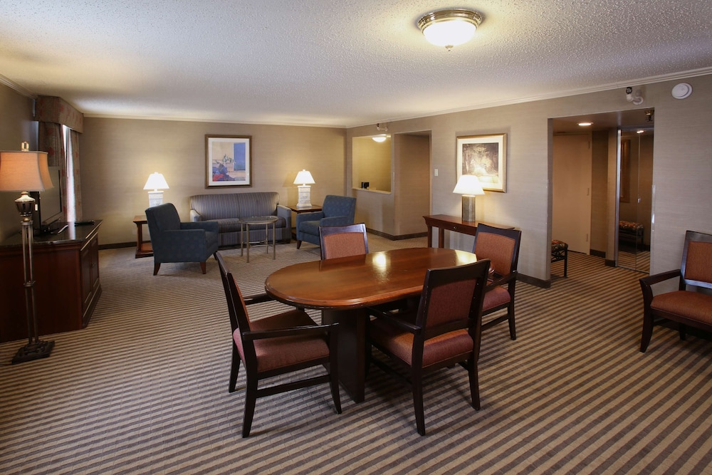 Radisson Hotel Philadelphia Northeast 61/79
