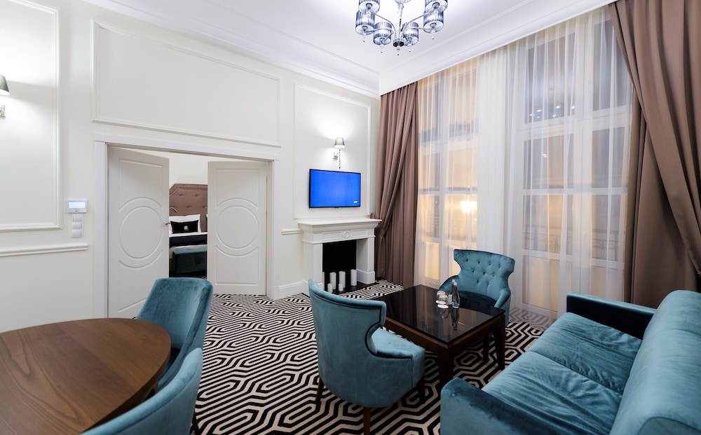 Royal Hotel and Spa 27/34