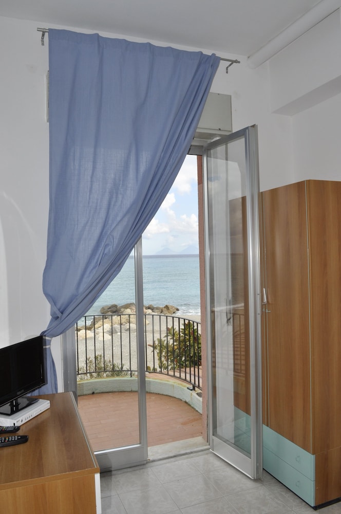 Hotel La Scogliera 9/22