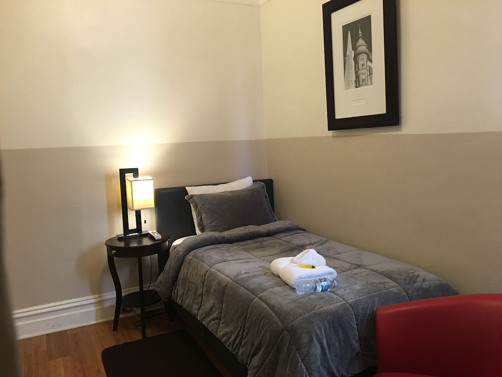 Luz Hotel 10/48