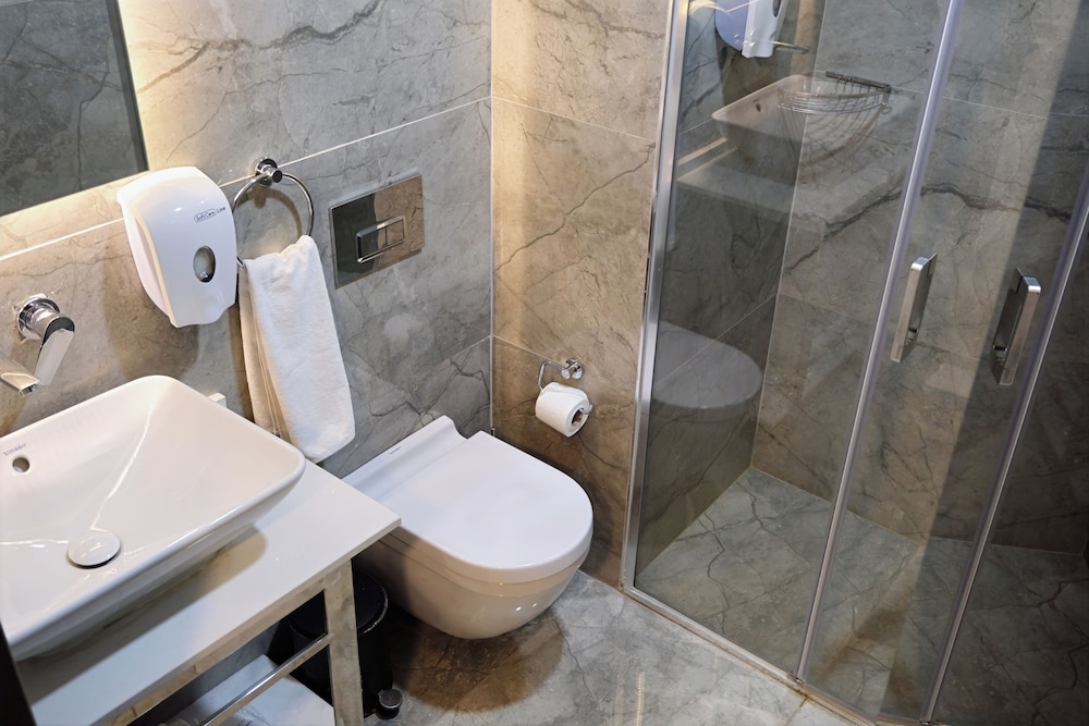 Riva Hotel Alsancak 39/47
