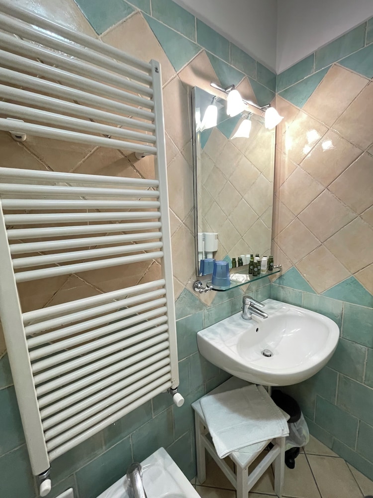 Basic, Triple, Queen Bed, Sofa, Albergo Pace 10/10