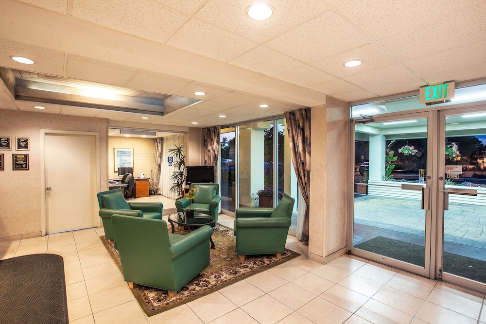 Travelodge By Wyndham Monterey Bay 20/36