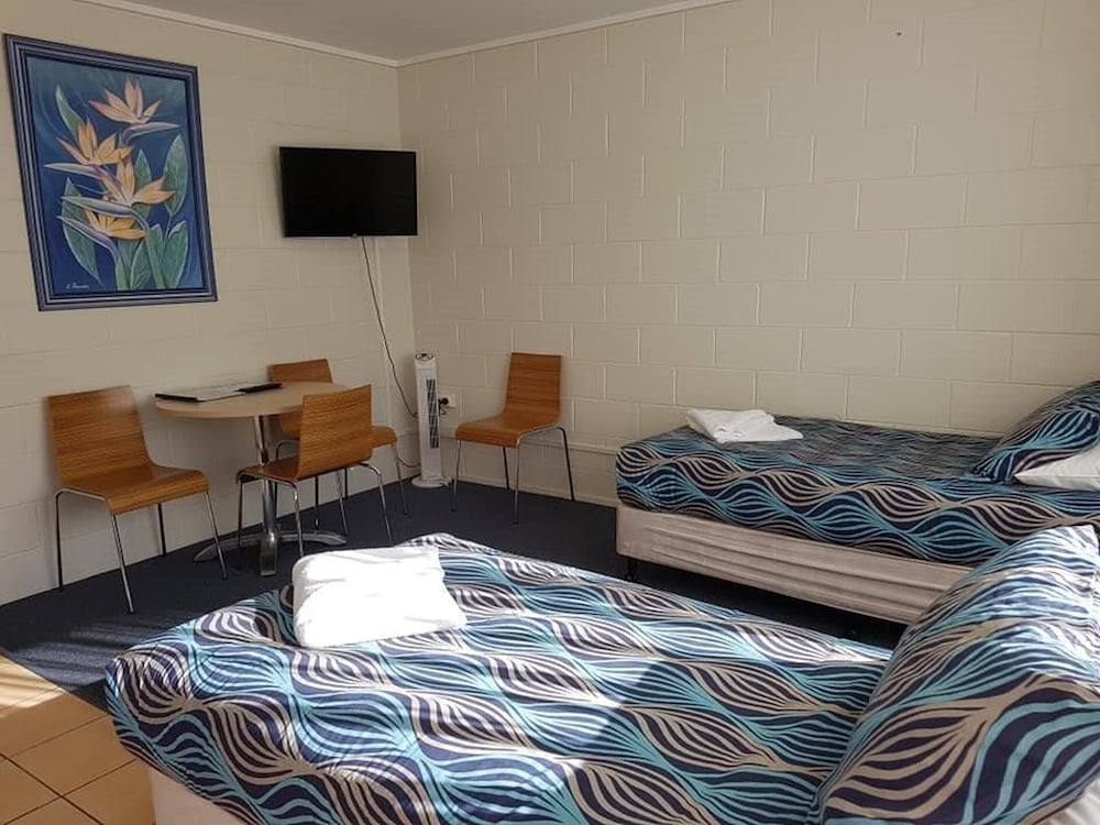 TOP SPOT MOTEL 20/70