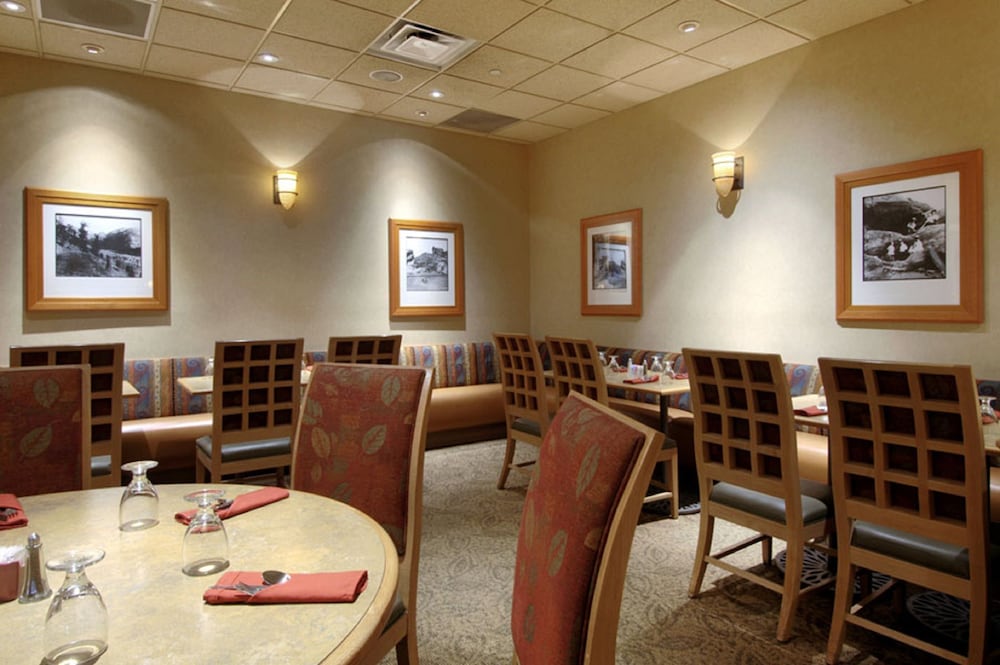 DoubleTree by Hilton Denver Central Park 17/29