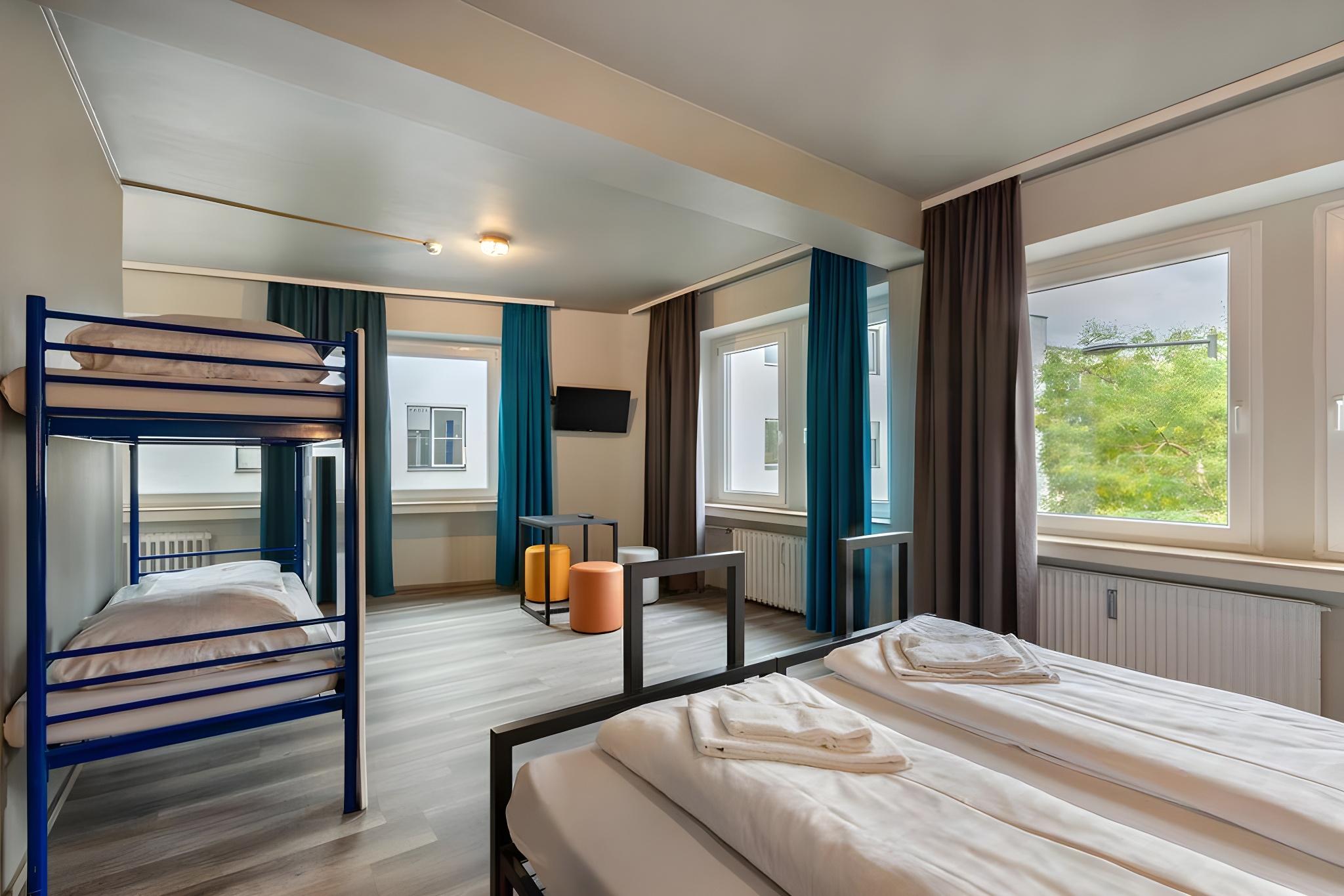 MIXED DORM, 8 BEDS
