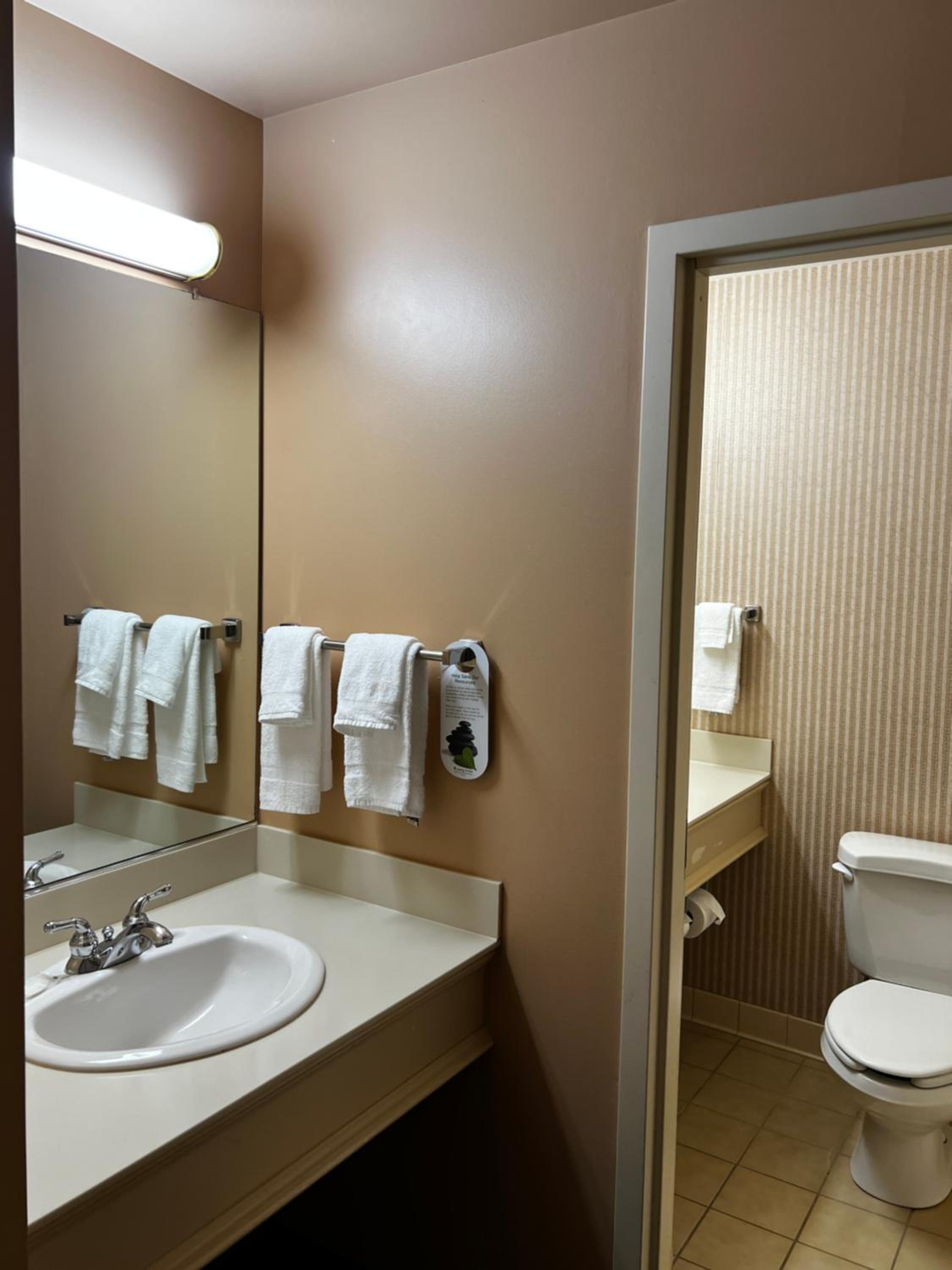 غرفة بسرير كينج بجاكوزي، Hotel Mead 8/10