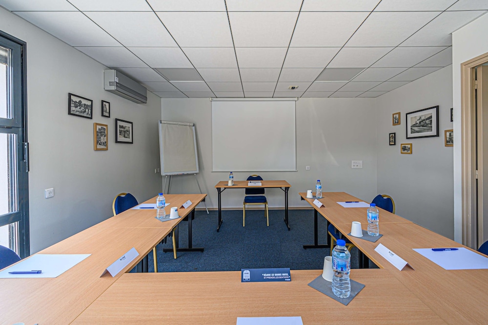 Kyriad Vannes Centre Ville 54/64