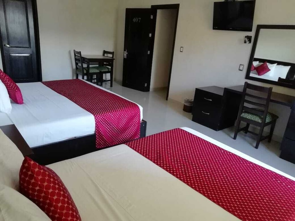 Hotel Madrid Tuxtla 24/50